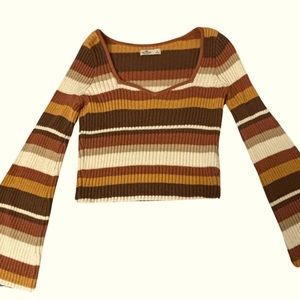 Hollister Size L, Colors Brown, White , Yellow and Red